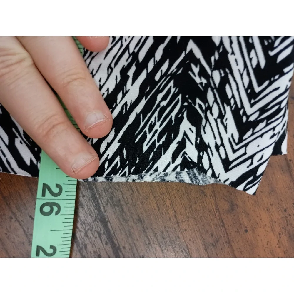 Vince camuto s black white chevron pattern pencilskirt office work church travel